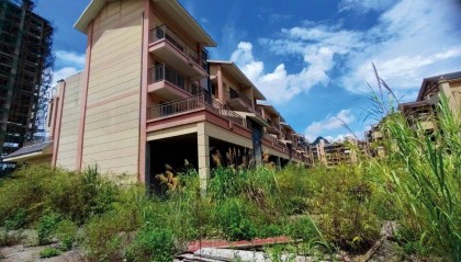 县委书记和女下属的“生意经”