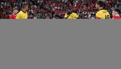 切尔西4-1战胜AC米兰：莫德里奇首秀的背后故事与战术解析