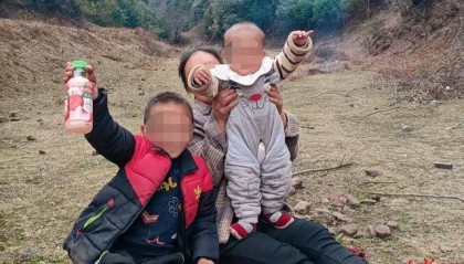 云南兄妹遭蜂群蜇数百次身亡，养蜂人涉过失致人死亡罪被立案，孩子父亲：养10窝马蜂，无任何警示